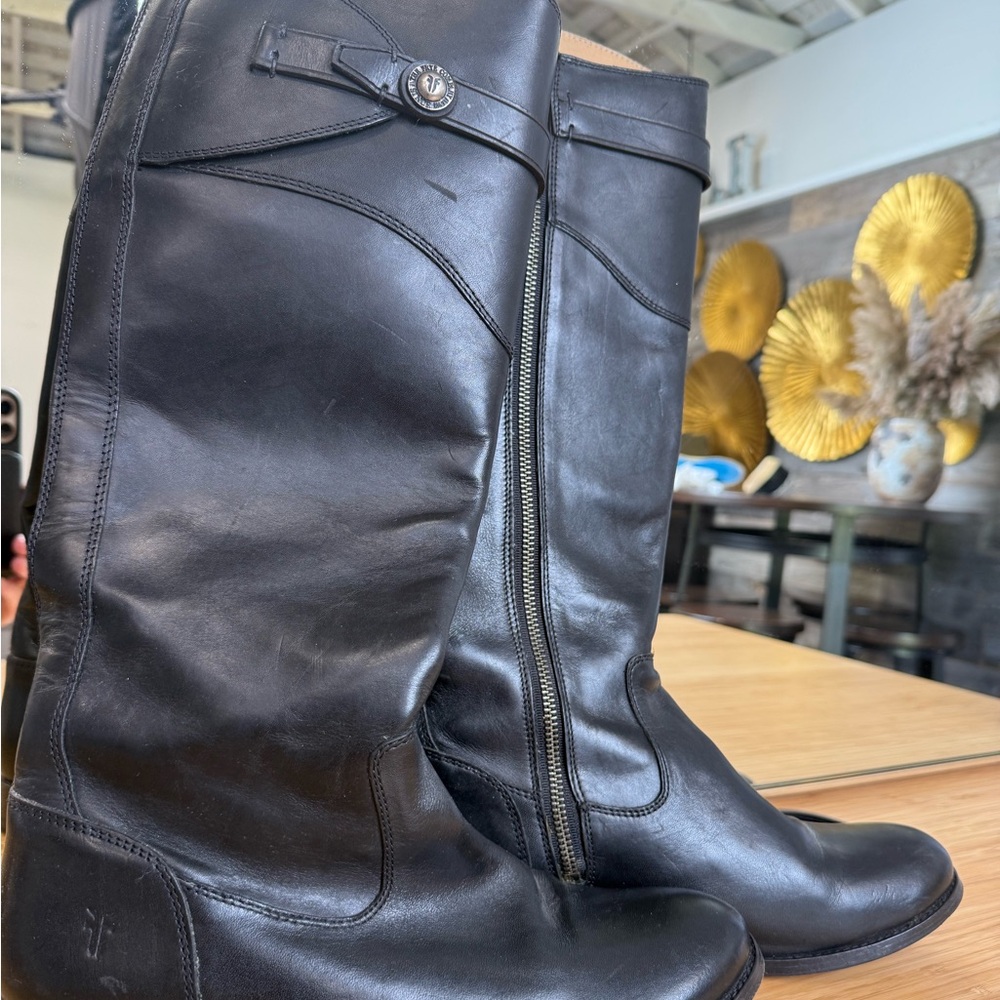 Frye women’s boots
Worn once